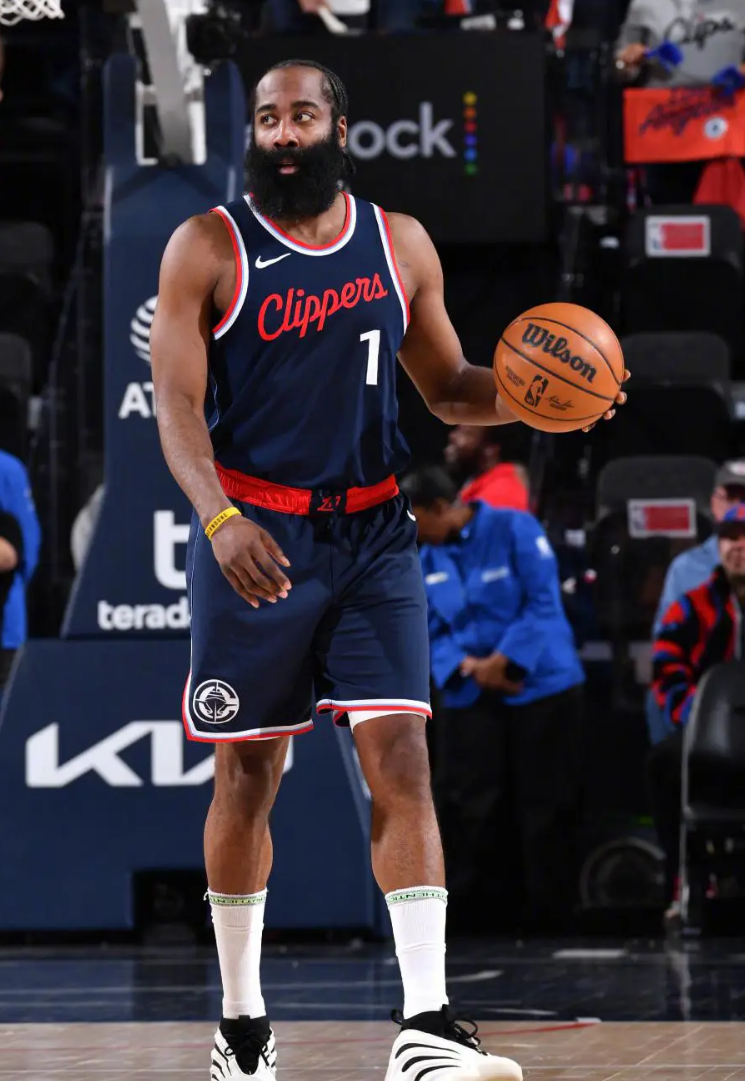 凯尔特人力克快船,哈里斯统治全场 凯尔特人力克快船,哈里斯统治全场