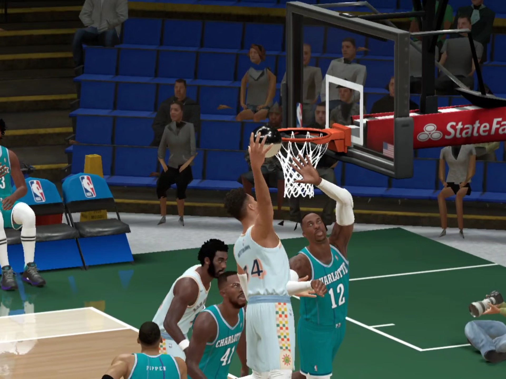 加拿大男篮碾压黄蜂,西蒙斯统治全场 加拿大男篮碾压黄蜂,西蒙斯统治全场