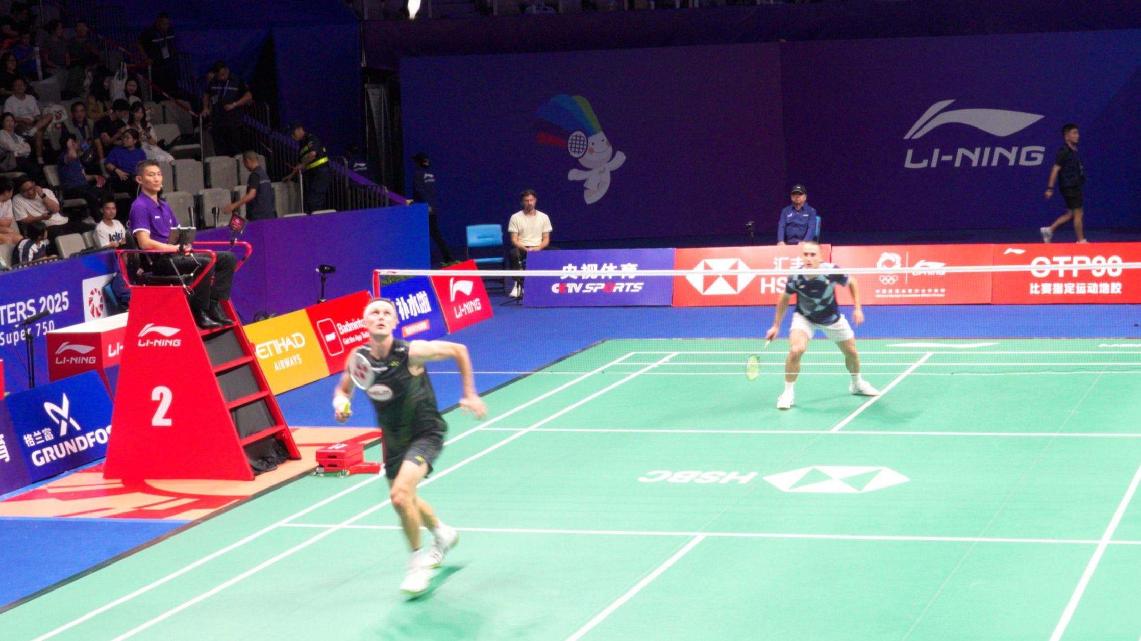 中国羽毛球队翻盘韩国羽毛球队，安赛龙惊艳世界