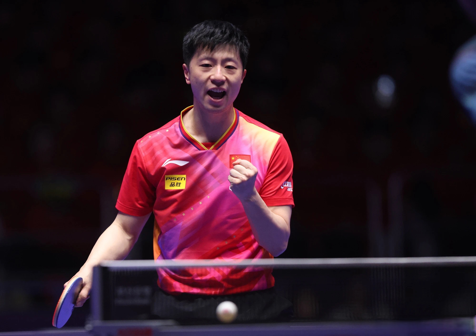 中国乒乓球队翻盘日本乒乓球队，马龙打破历史纪录