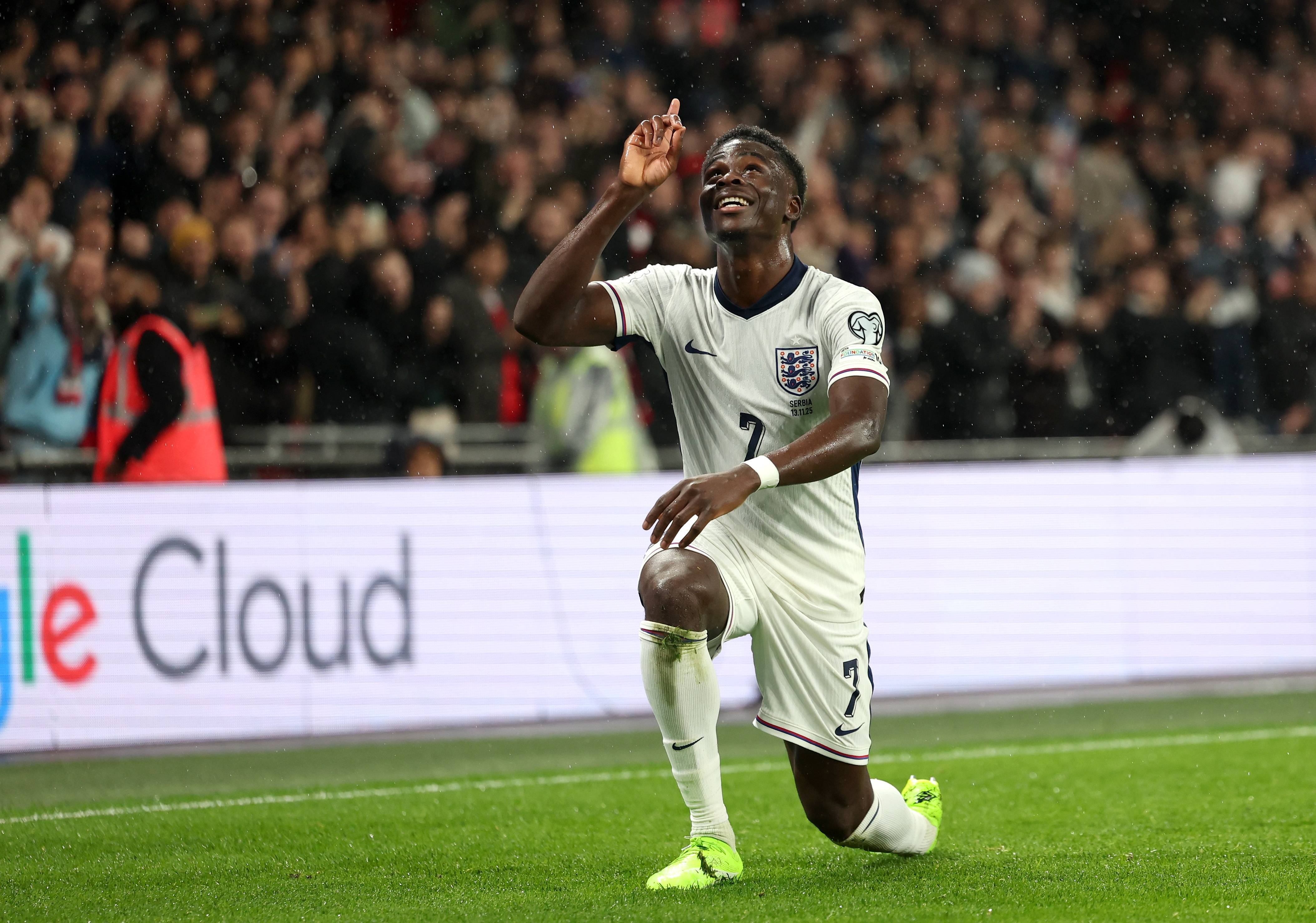 开云体育平台APP-英格兰险胜塞维利亚，梅西高光表现