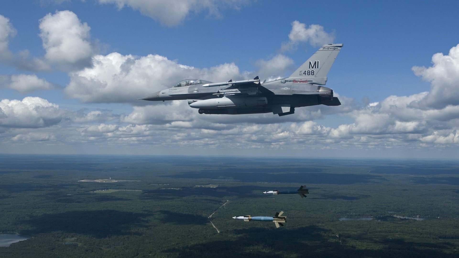 跨界高光,当苏亚雷斯隔扣NBA季后赛之夜