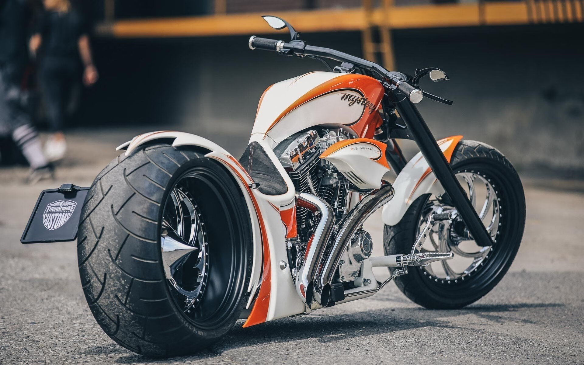 开云体育APP下载-舞台法则，当非洲雄鹰咬碎乌克兰，莱万则越淬越火