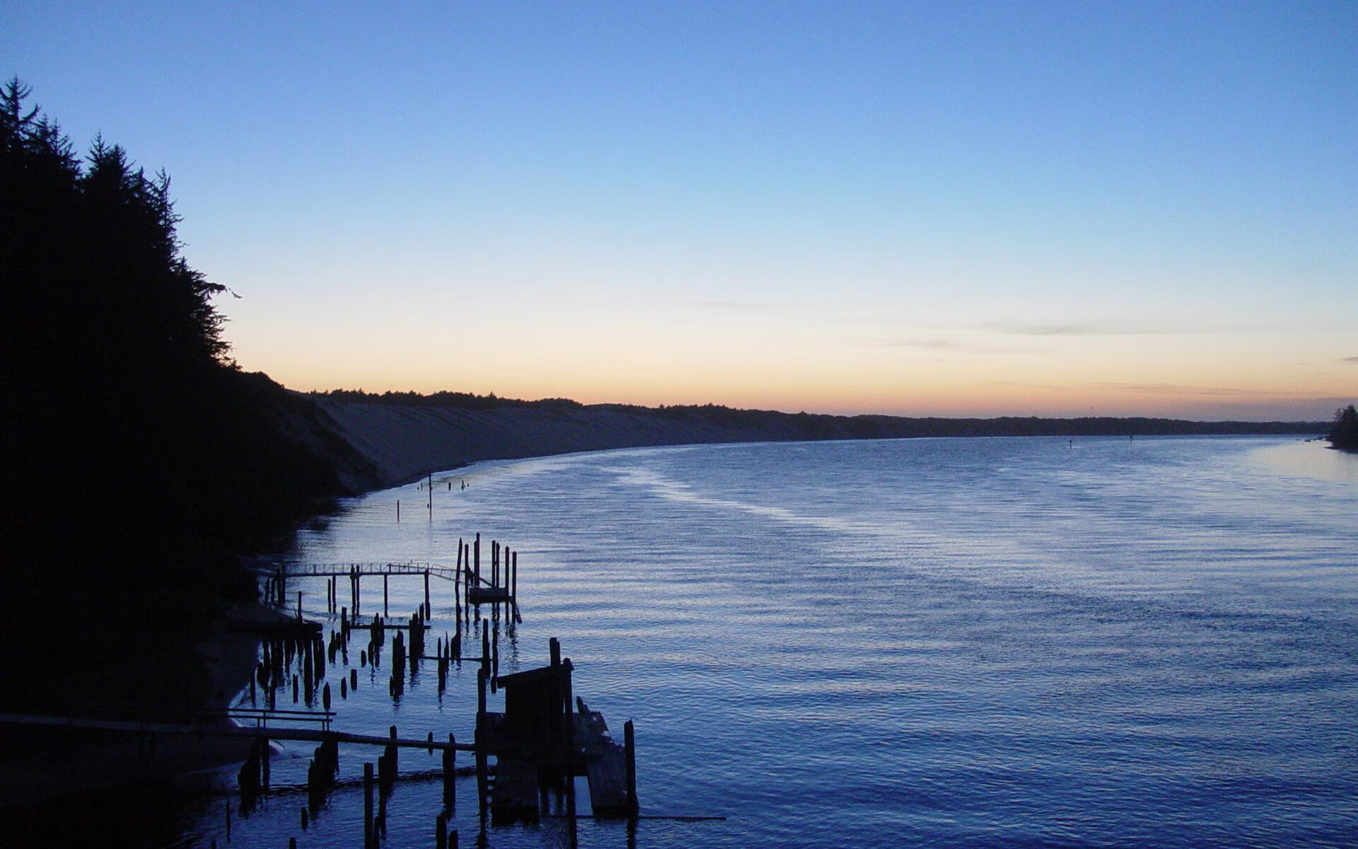 跨界巅峰对决,戈贝尔冠军级表现引爆全场,雄鹿加时险胜新疆队