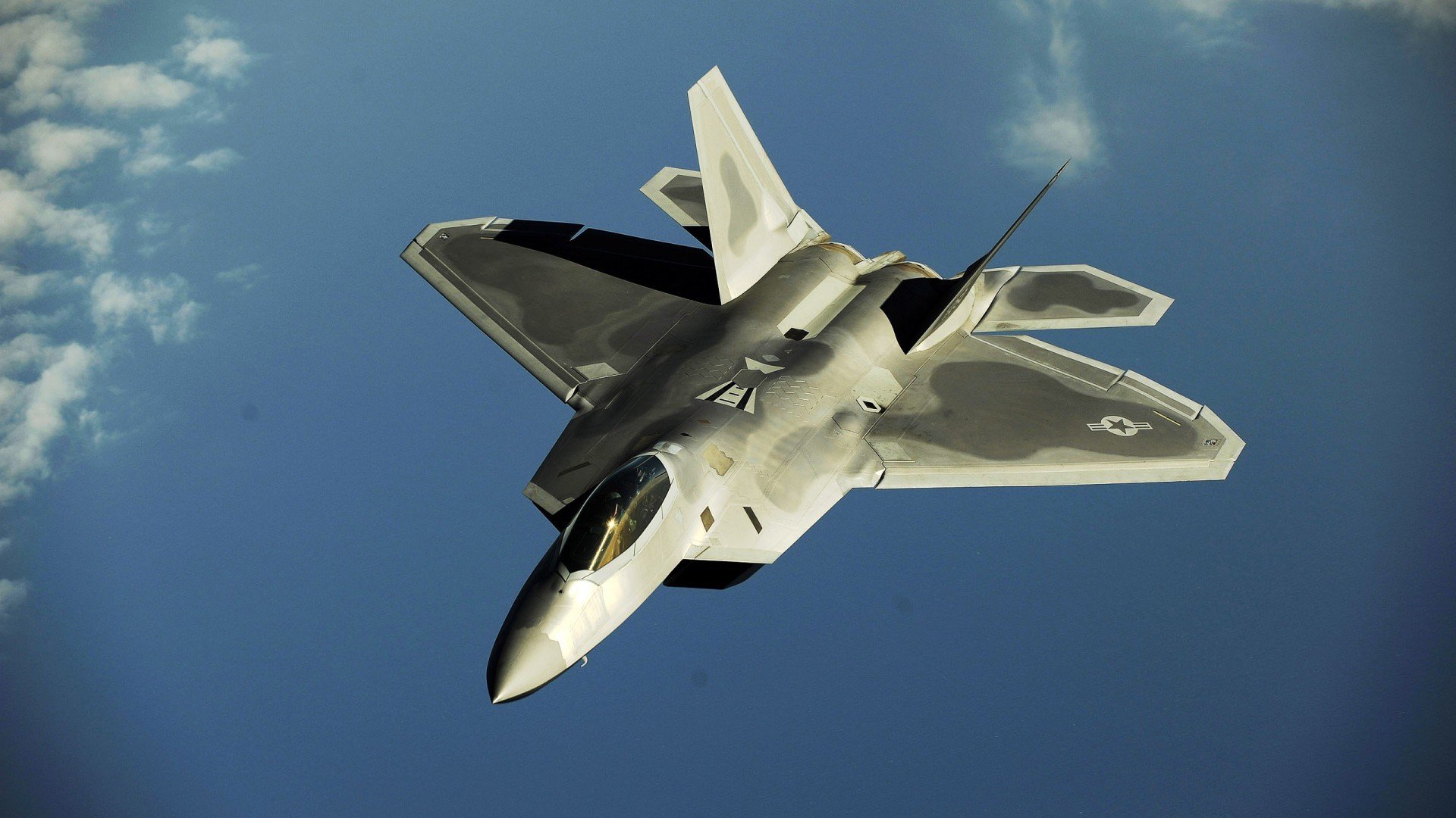 法老权杖与中场新王，当埃及之光碾过乌拉圭，贝林厄姆统治绿茵